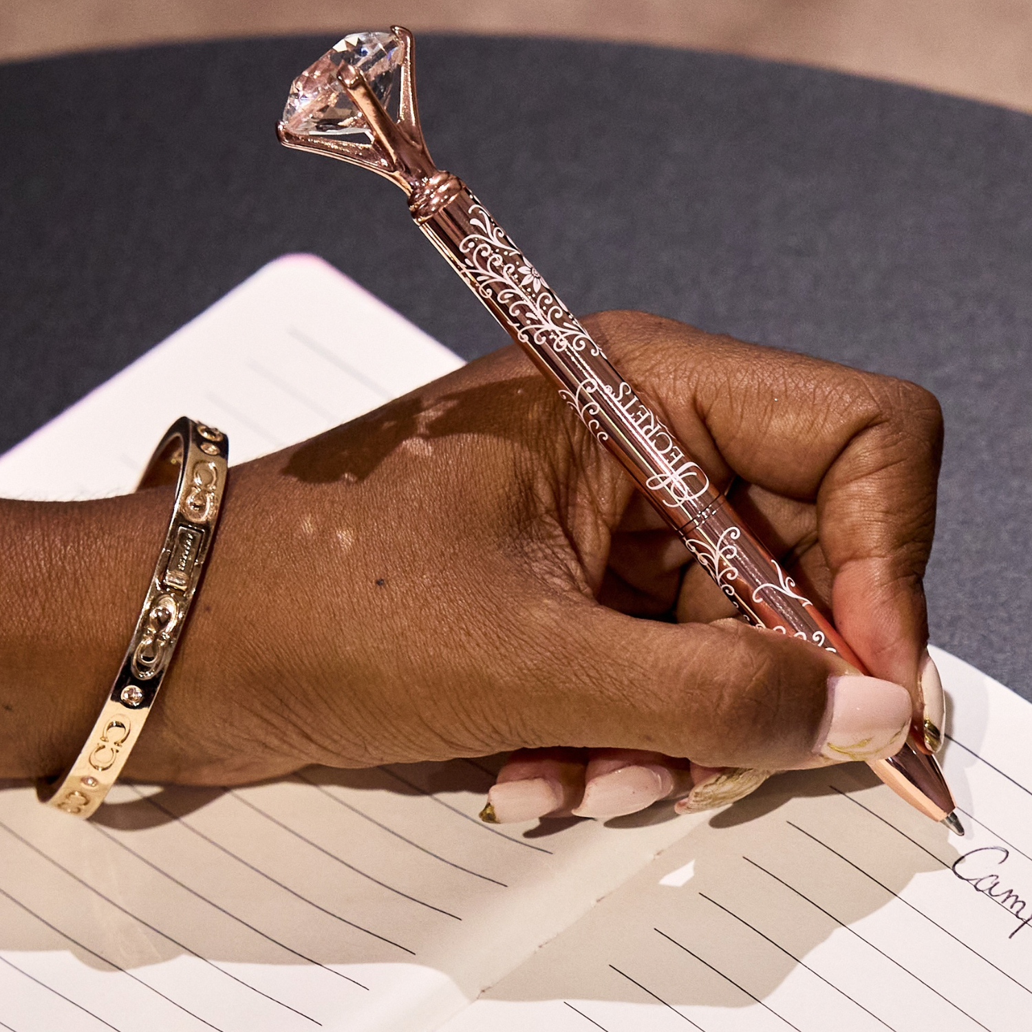 ✒️ Stylo - Working Girl